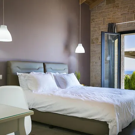 Kaminia Blu * Ratzaklíon